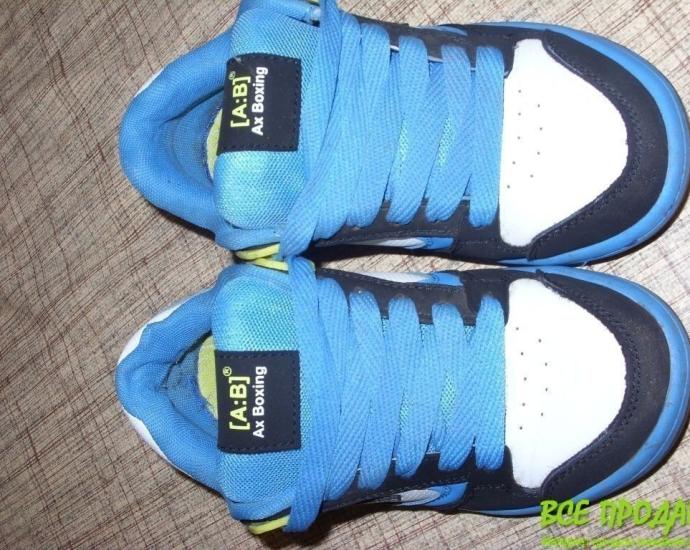 Продам кросівки р.33