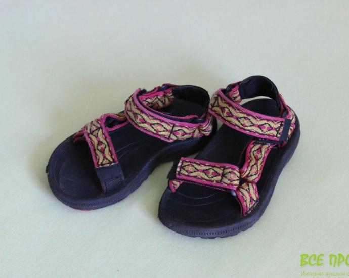 Босоніжки Teva
