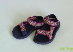 Босоніжки Teva