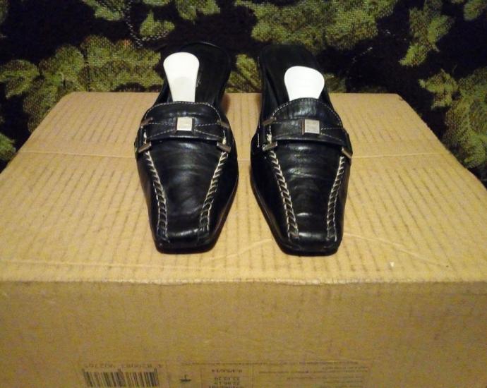 Женские фирменные кожаные шлепанцы Pierre Cardin .в хорошем состоянии.размер 37.