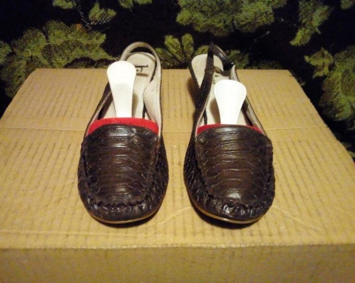 Женские кожаные фирменные босоножки Bata.в хорошем состоянии.размер 36.