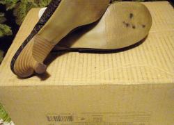 Женские кожаные фирменные босоножки Bata.в хорошем состоянии.размер 36.