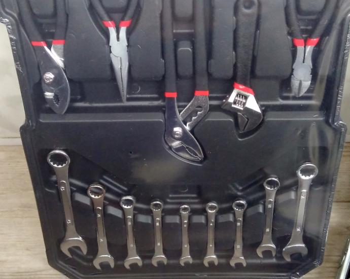 Професійний набір інструментів у зручній валізі на колесах